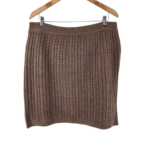 Express Women's Light Mocha Cable Knit Mini Sweater Skirt - XL - Picture 2 of 8